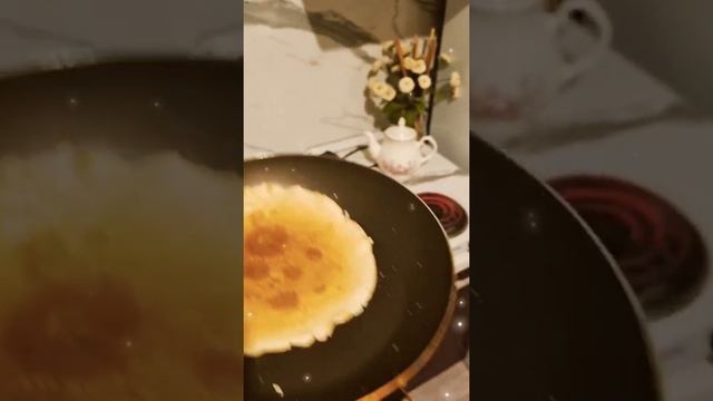 Блинчики с вишней и миндальной стружкой))#блины #блинысвареньем #быстрыеблины