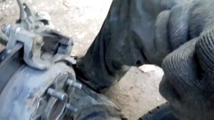 Неравномерный износ колодок. Клинит колодки. Перегрев и износ дисков.