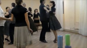 Котильон. Фигура вальсом № 1 (Три круга).