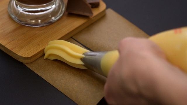 Churros crujientes y chocolate caliente dulce | Receta sin horno смотреть онлайн