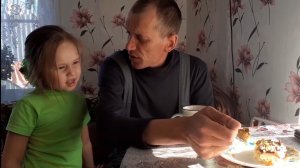 185/Утро/Дети помогают с домашними делами/Разлилась река