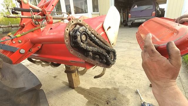 ТО минитрактора и проверка состояния цепи фрезы смотреть онлайн