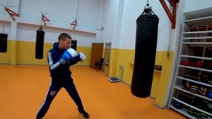 БОКС: удар передней рукой через обман. Обучение