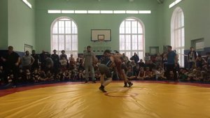 Вольная борьба,бросок на туше,коронный прием опять сработал.