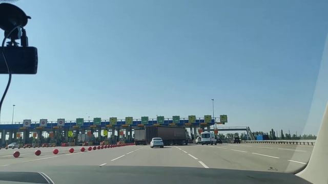 Россия! Так выглядит пункт взимания платы на трассе М4 ДОН. Проезд с транспондером.