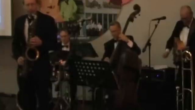 Blue and Sentimental famous tenor sax solo played by Bert Brandsma смотреть онлайн