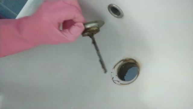 засор в раковине,чистим сифон смотреть онлайн