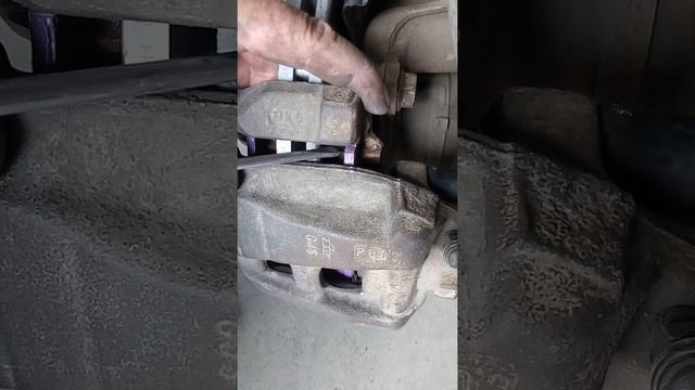 Люфт тормозных колодок. смотреть онлайн