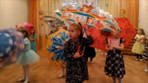 Танец с зонтиками осенний утренник в детском саду детский танец в садике