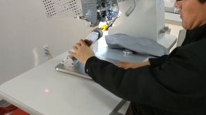 Машина для #проклейки швов на #капюшоне #каксделатьводонепроницаемуюодежду