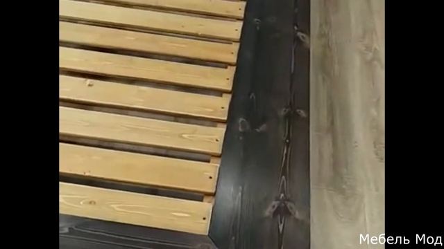 Двуспальная кровать.  Массив сосны.