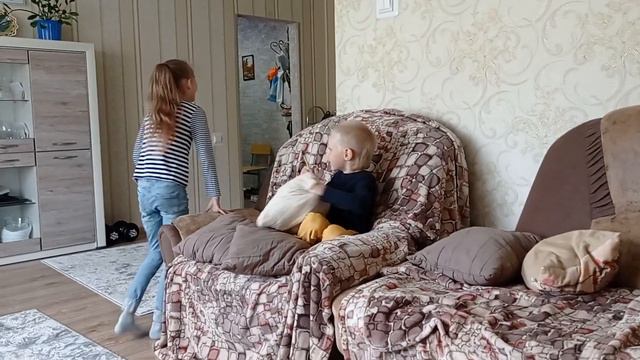 Я не буду играть с вами. Я сам спою! смотреть онлайн