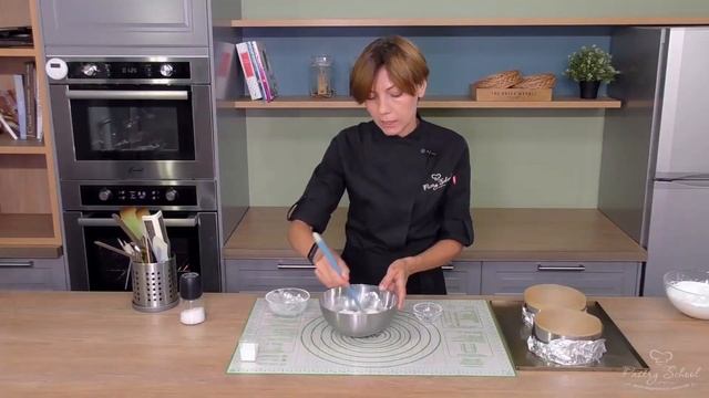 ЯГОДНО-МЕРЕНГОВЫЙ ТОРТ "ХРУСТЯЩИЙ КАПРИЗ"