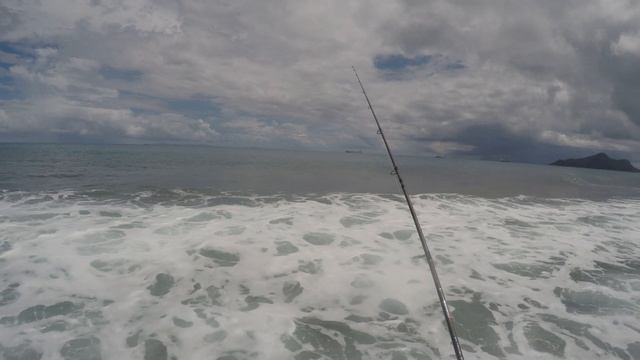 Seychelles (Mahé)Fishing from the coast part 3. Сейшельские острова( Маэ) Рыбалка с берега часть 3. смотреть онлайн