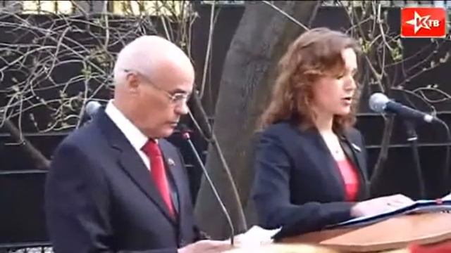 Михаил Калашников получил шпагу от Уго Чавеса смотреть онлайн