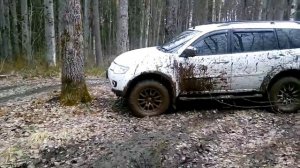 Паджеро спорт по грязи