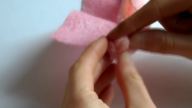 Как сделать зимнюю шапочку для кукол смотреть онлайн