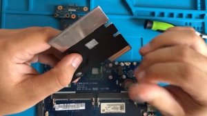 Lenovo B50-30 разборка, чистка, замена оперативной памяти и жёсткого диска