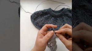 Круглая кокетка спицами сверху. Простой узор . Расчет петель для кокетки.