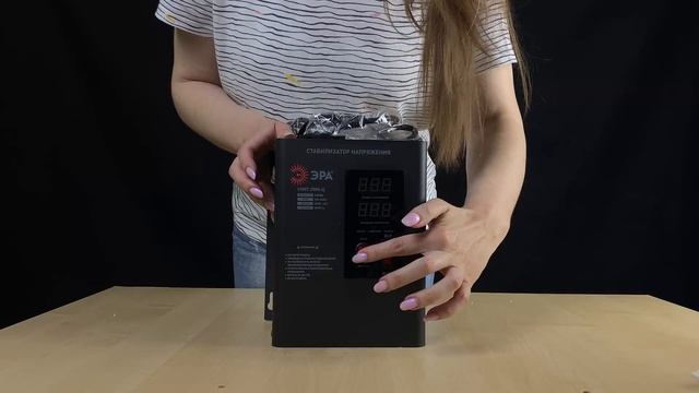 Стабилизатор напряжения настенный ЭРА СННТ-2000Ц смотреть онлайн