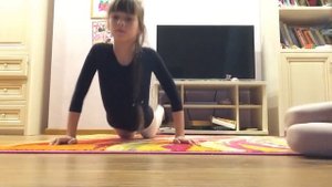 Гимнастика с сестрой Дашей