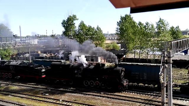 Паровоз СО17-2359, паровоз Эр766-41, Россия, Санкт-Петербург, станция Цветочная, 2016-05-13 смотреть онлайн