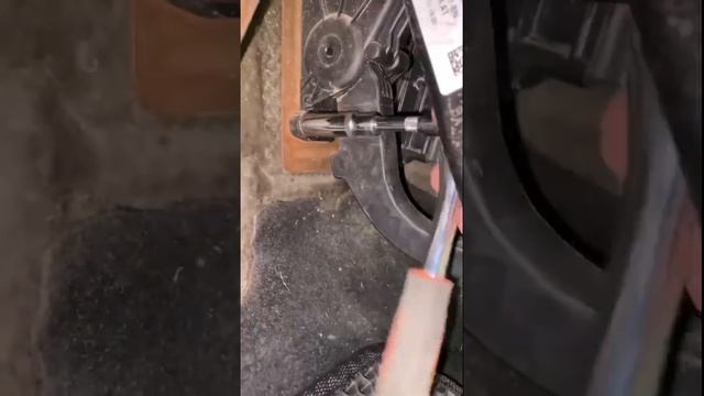 Форд Фокус. Замена салонного фильтра. (Ford Focus) смотреть онлайн