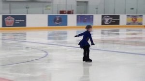 Трёхлетняя фигуристка