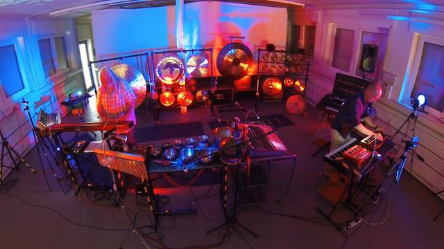 Floating Synth Ambient Music (Minimoog, ARP 2600, Roland JD-Xi, Continuum, Microbrute, Strymon) смотреть онлайн