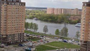 Клязьминское водохранилище проход большого круизного теплохода город Долгопрудный