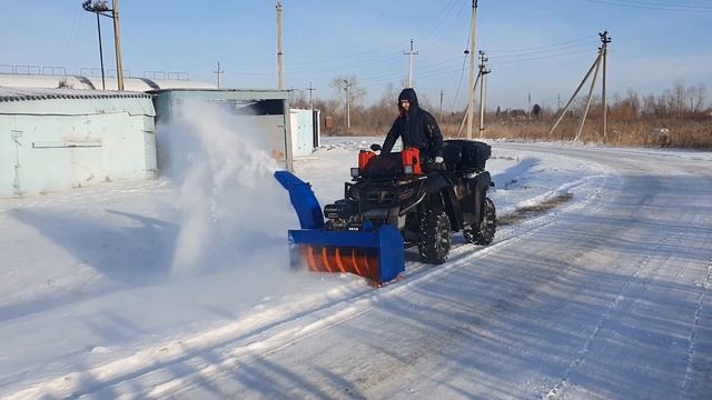 Тестирование роторного снегоотбрасывателя для квадроцикла