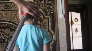 Учитесь как надо завязывать хвостик.