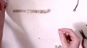 DIY Pearl Barrette Tutorial: make your own pearly hair clips!