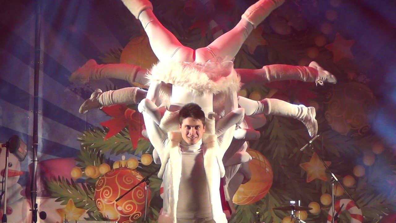 Новогодний Танец смотреть онлайн