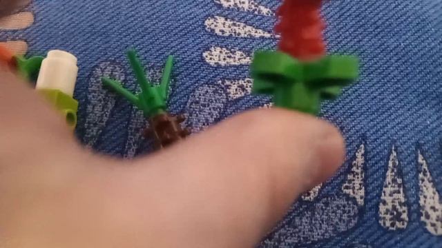 делаем не большой сад с растениями(LEGO)[строительство]