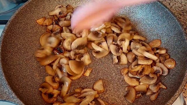 Куриные отбивные с грибами и сыром??????