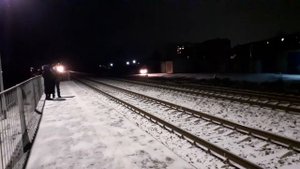 Пригородный поезд РА1 068 |6412 Глушково - Курск прибывает на ст. 472 км.