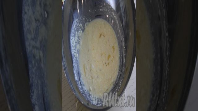 Рваный пирог из лаваша с творогом и сыром