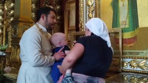 Болящие дети у мощей святителя Иосафа Белгородского