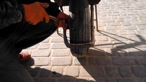 Качает колесо от Вертолёта на Тачке