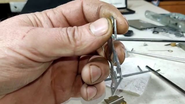 Как подогнать отмычки для сувальдных замков