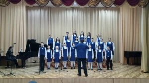 Песню "Прекрасное далёко" исполняет хор ДМШ №1 Костаная, солист - Арсений Алексеев