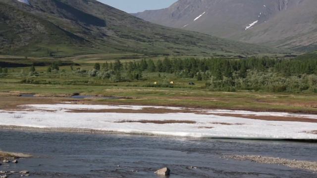 Долина р. Бол. Ханмей в устье руч. Прямой. смотреть онлайн
