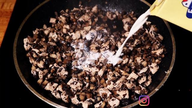 ?ЖЮЛЬЕН В ГРИБАХ?⠀⠀Красивая и оригинальная подача данного блюда Вам обеспечена!?⠀ смотреть онлайн