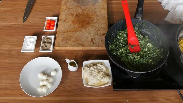 Каннеллони со шпинатом и моцареллой