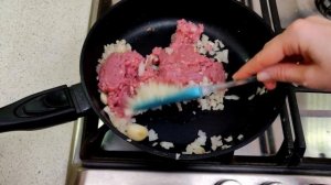 Говяжий фарш с лапшой на сковороде / Как быстро накормить голодающую семью.