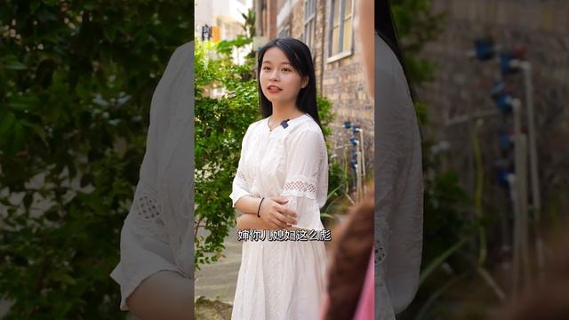 勢力丈母娘看不上窮小子，逼女兒去相親富二代，不料準婆婆一個舉動讓她瞬間放下偏見！ 【雙雙的婆婆】 смотреть онлайн
