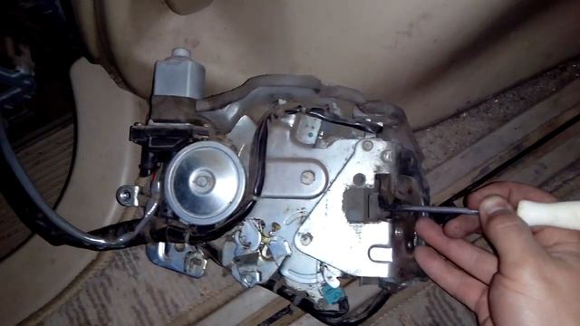 Toyota Estima доводчик двери смотреть онлайн