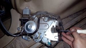 Toyota Estima доводчик двери