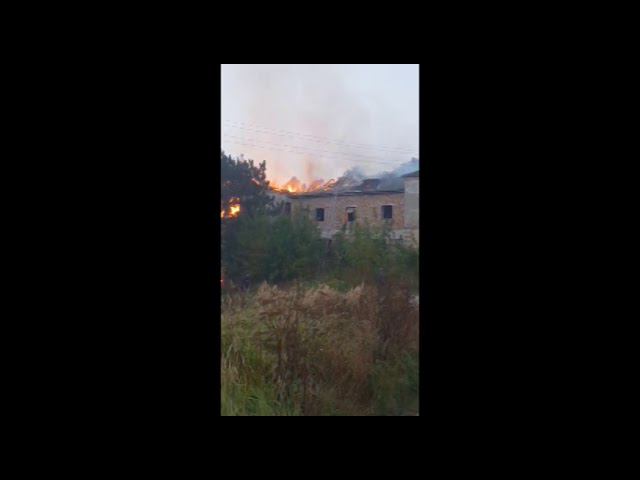 В Почепе сегодня утром горела заброшка